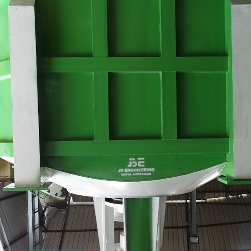 Fruit pulper machine