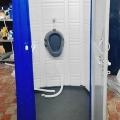 Portable mobile staff toilet and bathroom