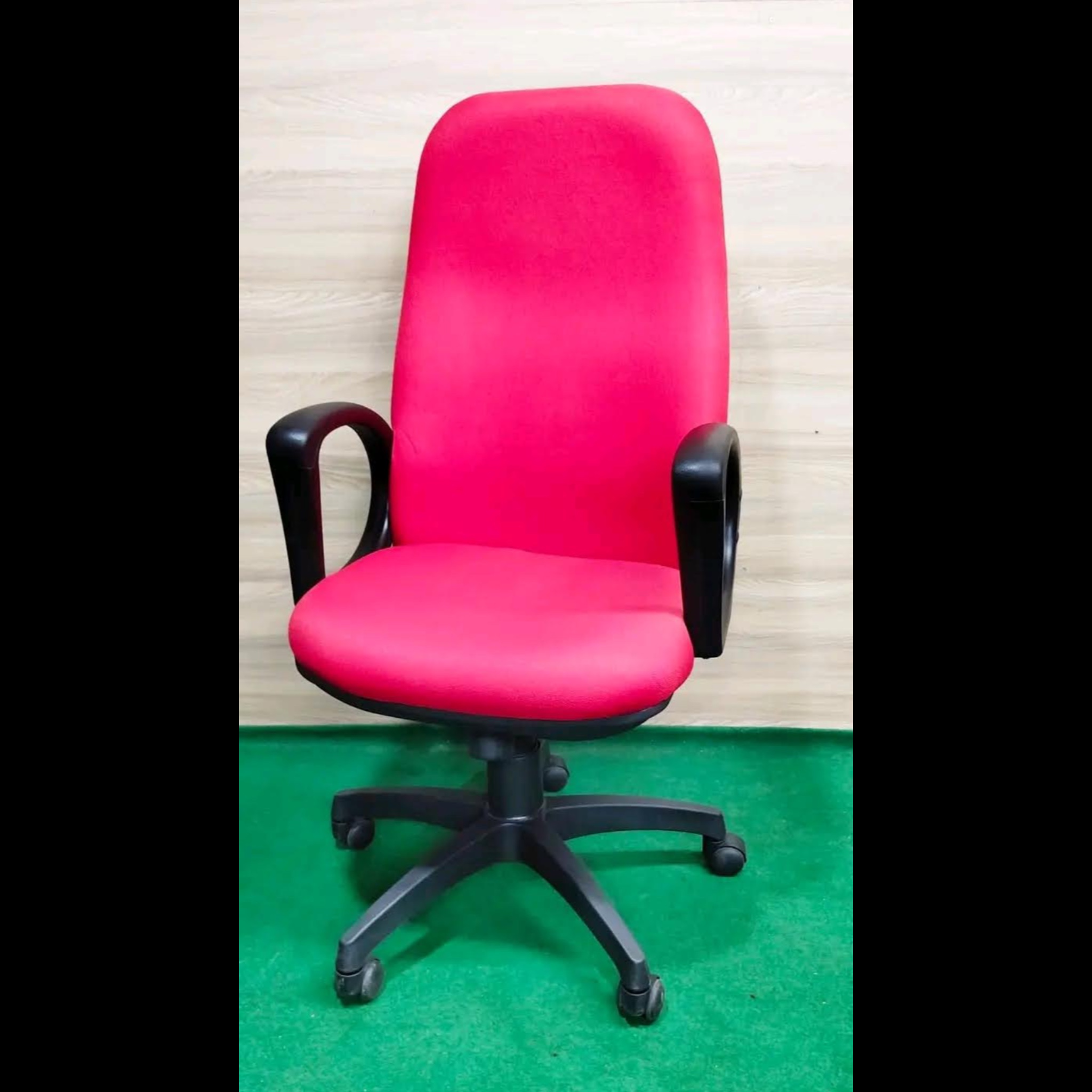 High Back Revolving Executive Office Chair