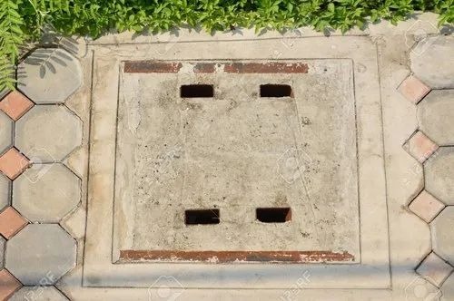 100 Kg Precast Concrete Square Manhole Cover - Concrete, 20 mm Thick, Gray | Square Shape