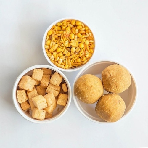 Assorted Sweet Snacks Namkeen Gift Pack