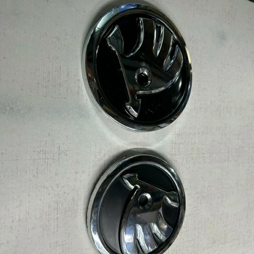 Monogram Skoda Laura