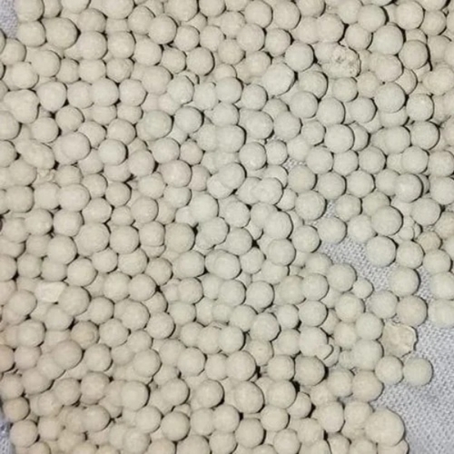 White Bentonite Granules - White Color, 0.6-1.0 g/m3 Density, 8-10% Moisture | Absorbent, Swelling, Moisture Control, Odor Absorption, Soil Conditioner