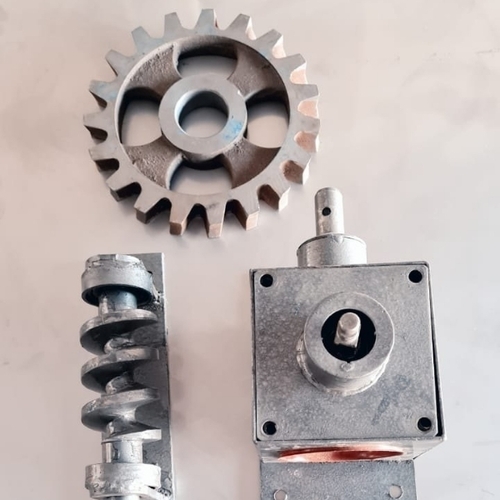 Rolling shutter gear box