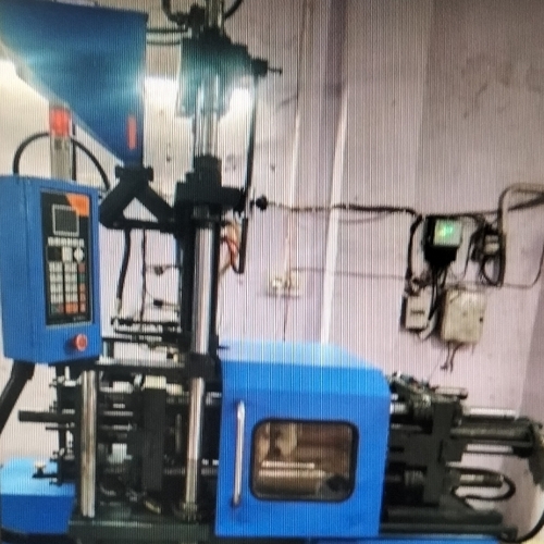Industrial molding machine