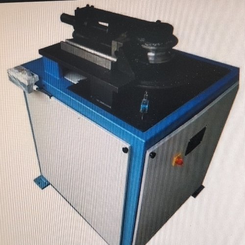 Pipe bending machine