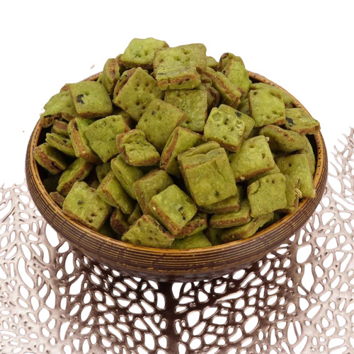 Spicy Methi Bites Bhakarwadi Namkeen