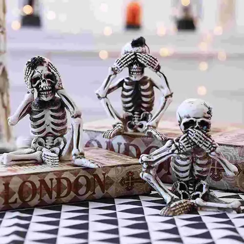 Resin Skeletons Statue