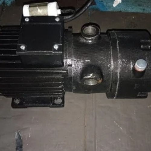 Vacuum pump for milking machine