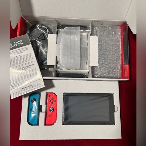 Nintendo Switch 32GB Red/Blue Console