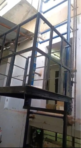 Chain Drive Stacker, 1.5 ton Capacity