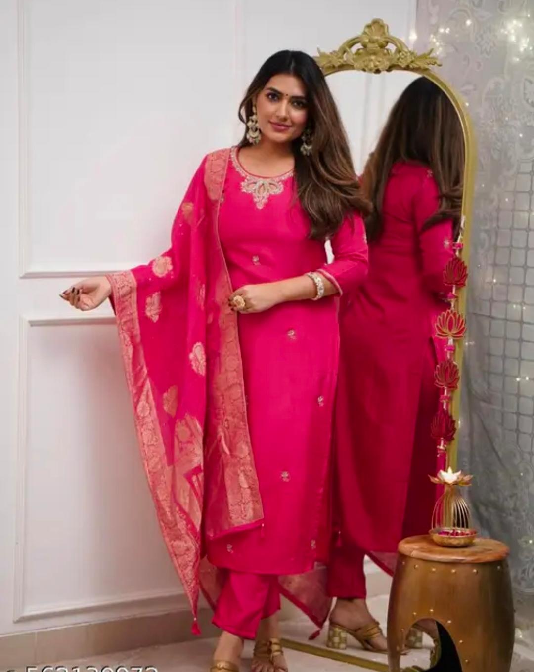 WOMEN THREE PCS SUIT