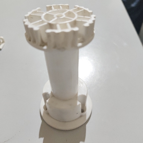 Kitchen adjuster