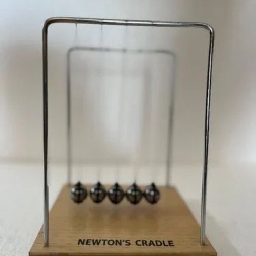 Newton Cradle - Color: Black