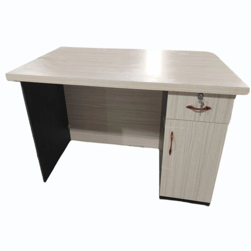 4x2.5 Feet Wooden Office Table