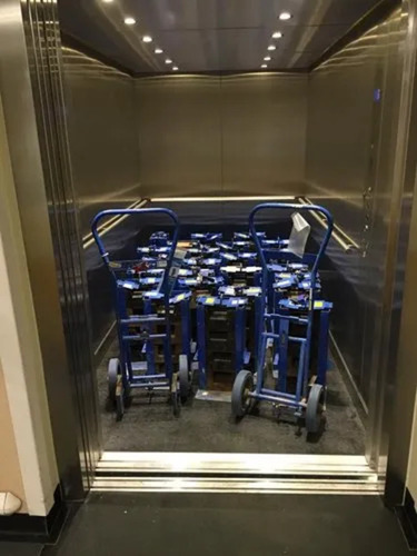 Residential Passenger Elevator - Material: Stainless Steel