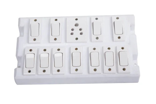 12 Way Gang Box - Color: White