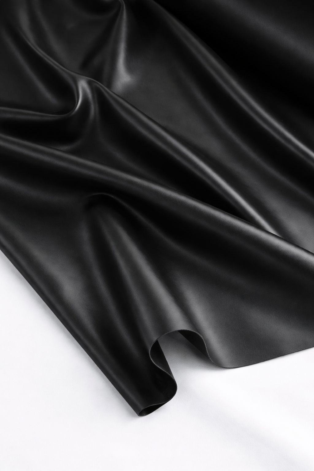 Black Terratan Roll - Application: Handbags