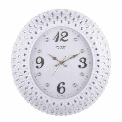 White Kuber Quartz Wall Clock