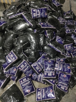 Black Plastic Carry Bags - Load Capacity: 500 Kg