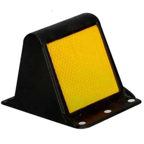 Plastic Median Road Marker - Feature: Reflective