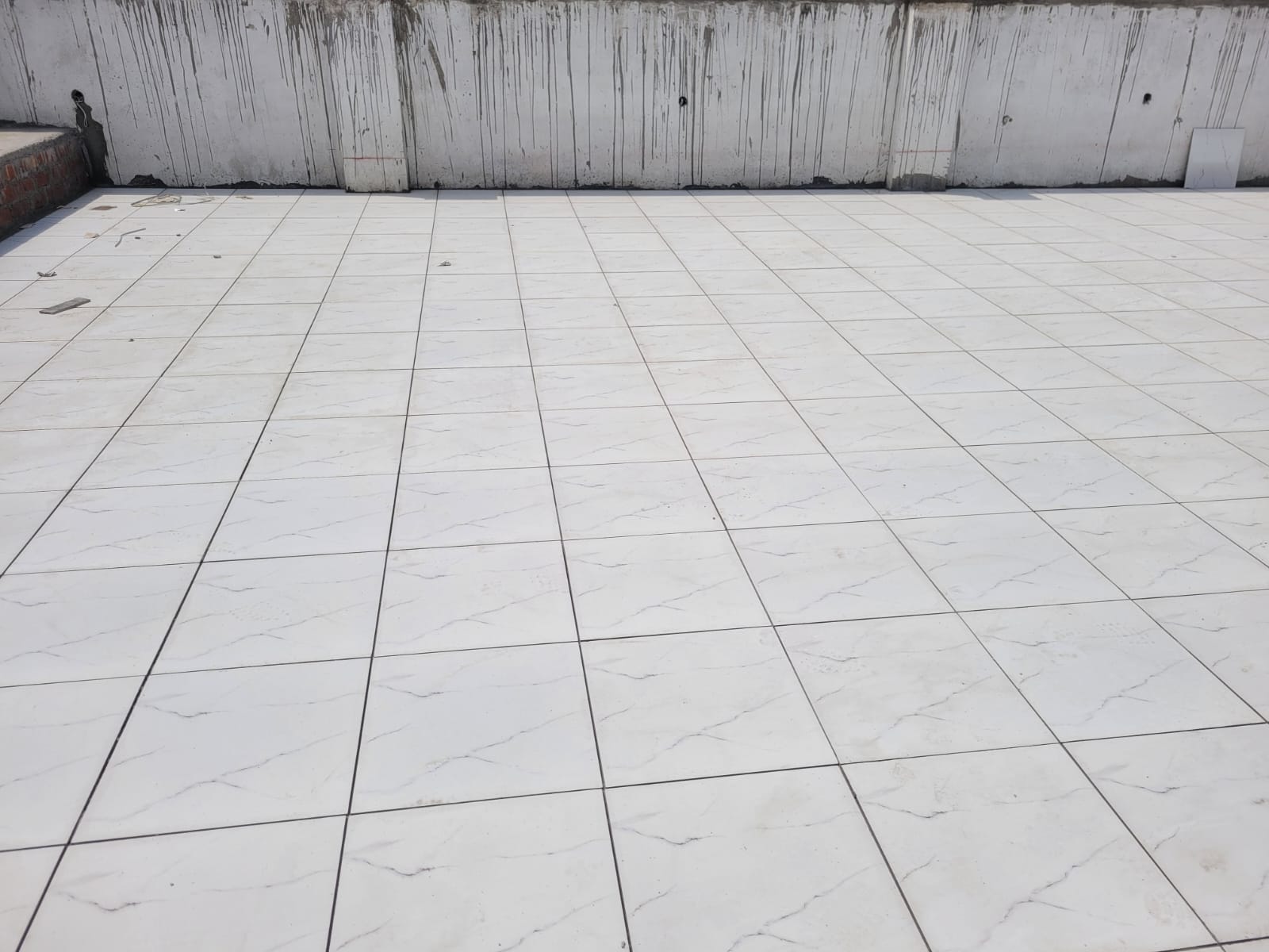 White Heat Reflective Cool Terrace Tile - Pattern: Square Edge