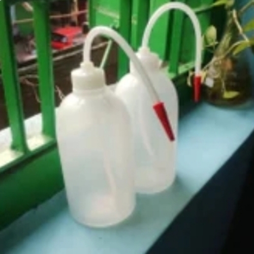 Wash bottle for laboratory