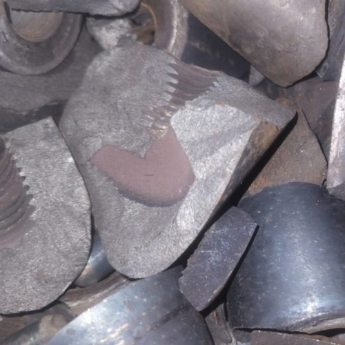 Grey Moly Metal Scrap - Recyclable Metal, Grey, Low Alloy | High Iron Content, Easy Melting, Uniform Quality