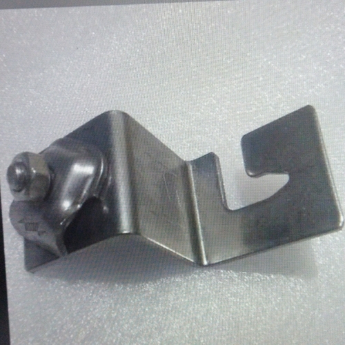 Trapizoidal roof conductor holder