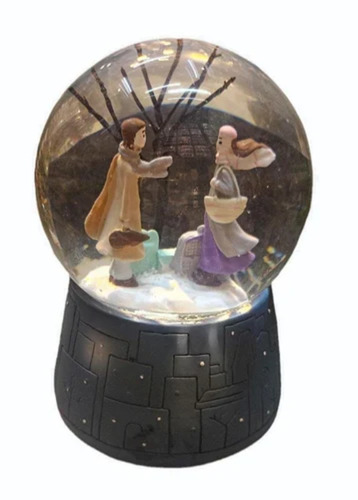 Snow Couple Crystal Ball