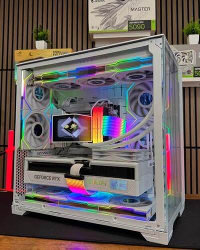 Ultimate White RTX 5090 Gaming PC Build | Ryzen 9 9950X3D2 + 192GB DDR5