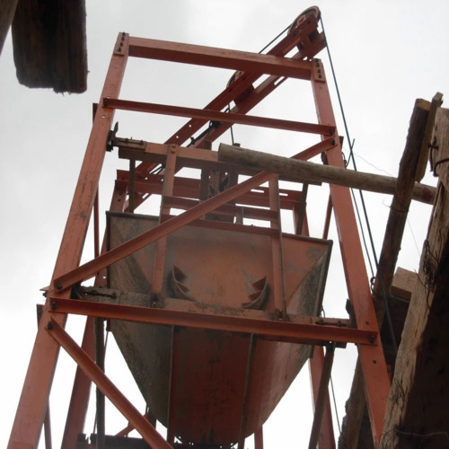 01 Material Handling Lift