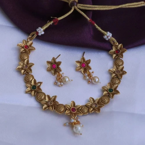 Fancy Flower Design Necklace Set
