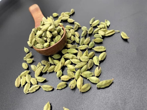 Whole 8 Mm Green Cardamom