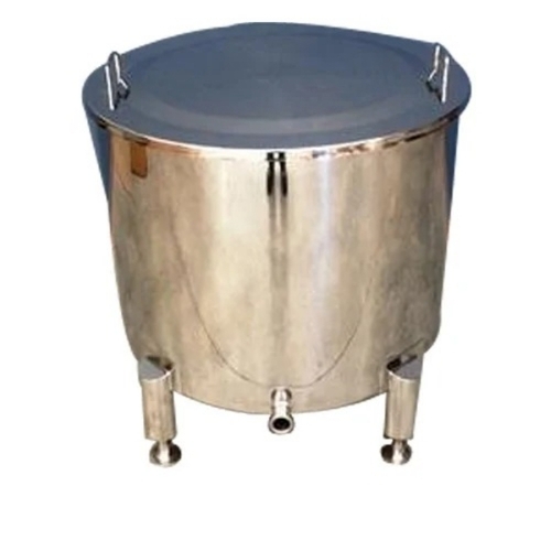 250 L Vertical Steel Milk Tank