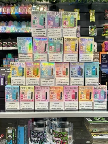 Geek Bar Puffs Disposable Vape at wholesales rate