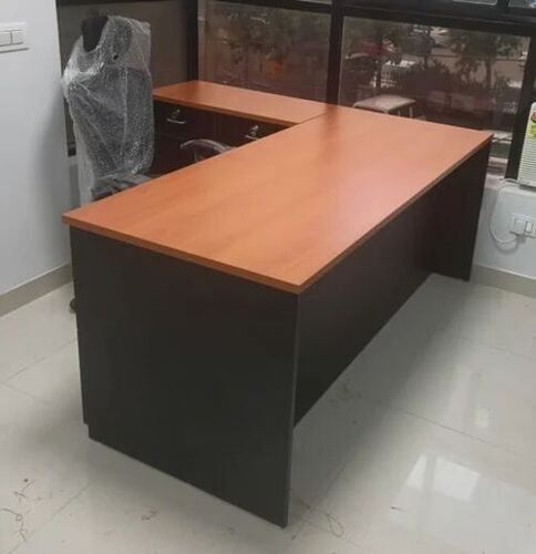 Manger Meeting Table