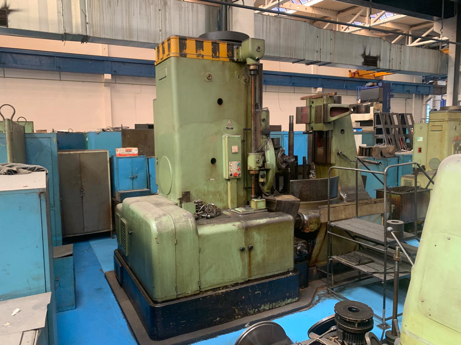 Gear Hobbing Machine