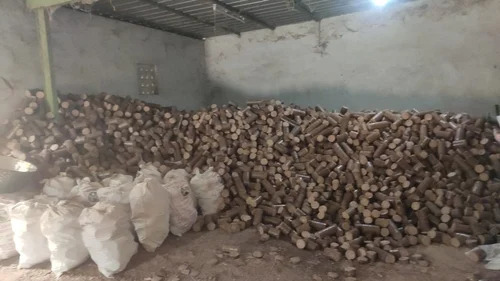 Wooden 70mm Biomass Briquettes - Loose Packaging, Brown Color, Cooking Fuel Material