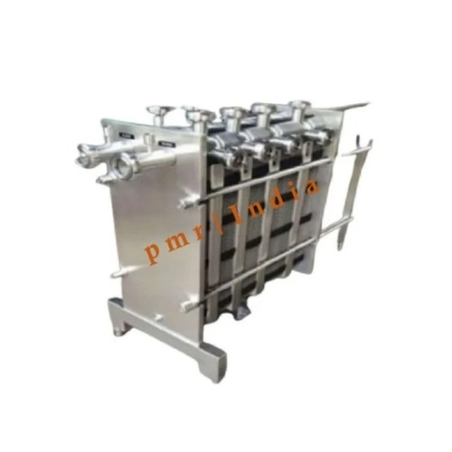 Milk processing plant and machine