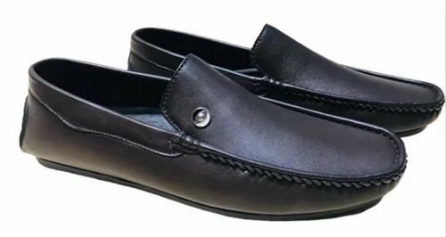 Men Black Plain Loafer Shoes