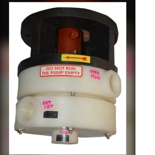 Vertical Polypropylene Pump - Color: Black And White