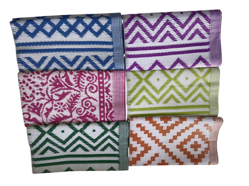 Plastic Mats - Color: White