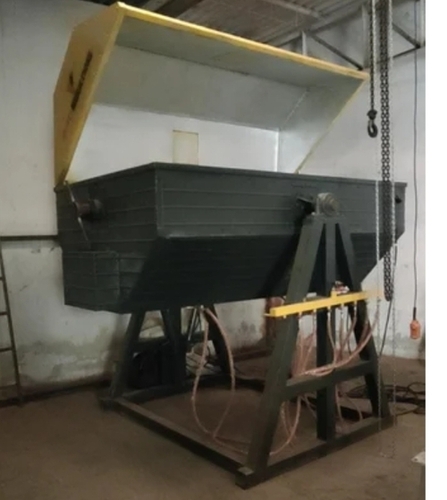 1000 Litres Capsule Type Water Tank Making Machine - Color: Black