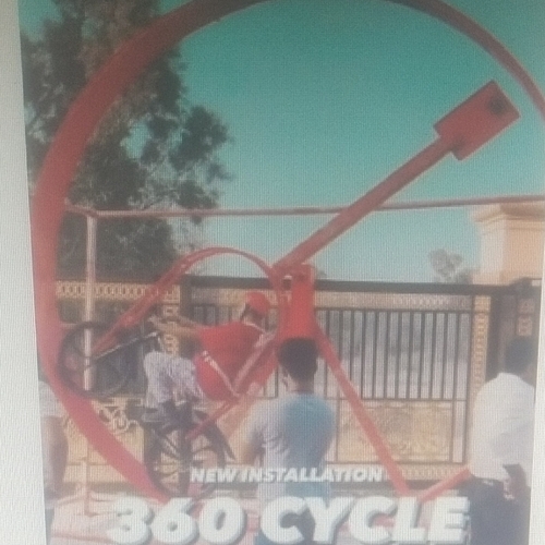 Round cycle Amusement Ride