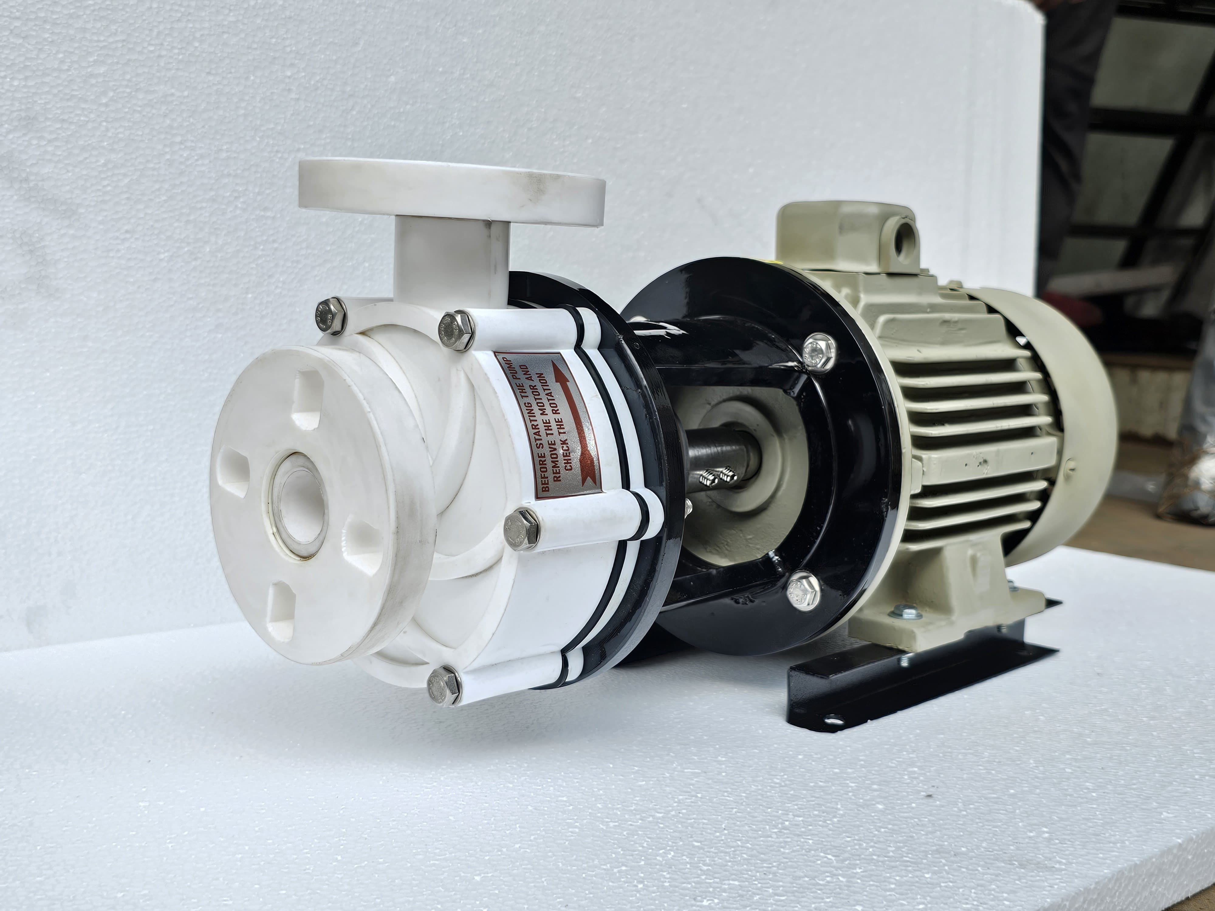 Pp Centrifugal Mono Block Pump - Color: White
