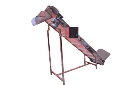 Silver & White Belt Conveyor - SS 5mm Thick 1000mm Wide, Silver Color, Durable Polished Finish