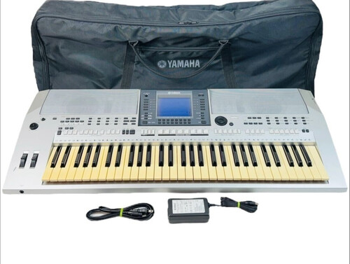 Yamaha PSR S700 Electronic Keyboard