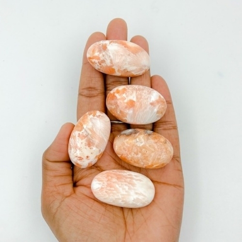 Scolecite stone