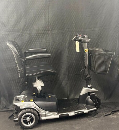 Vive 3-wheel mobility scooter